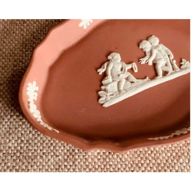 Rare 1930s Wedgwood Jasperware Salt Cellars With Putti - Neoclassical Pair For Sale - Image 18 of 18