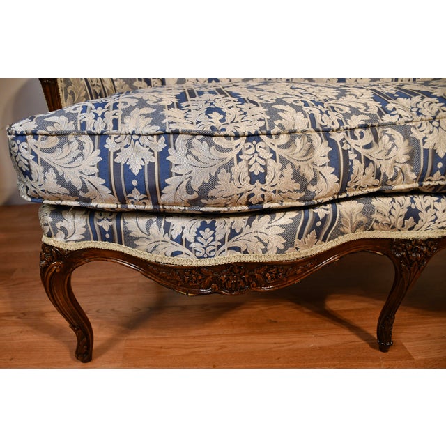 Wood 1900s Antique French Louis XV Walnut High-Back & Spring-Seat Loveseat / Settee For Sale - Image 7 of 16