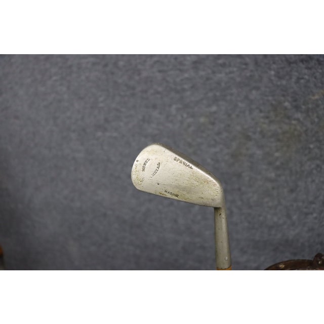 Traditional Wellington Stone Parlor Putter Golf Smoking Stand For Sale - Image 3 of 17