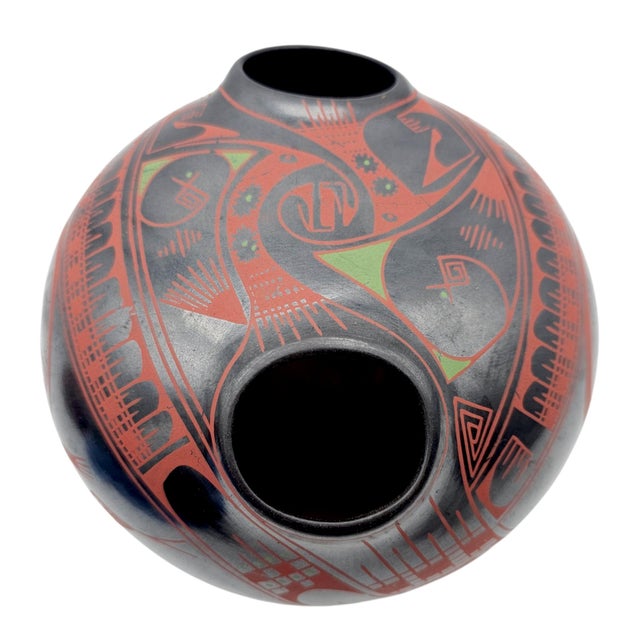 Signed Cesar Bugarini Mata Ortiz Double Opening Burnished Pottery Vessel 7" For Sale - Image 9 of 15