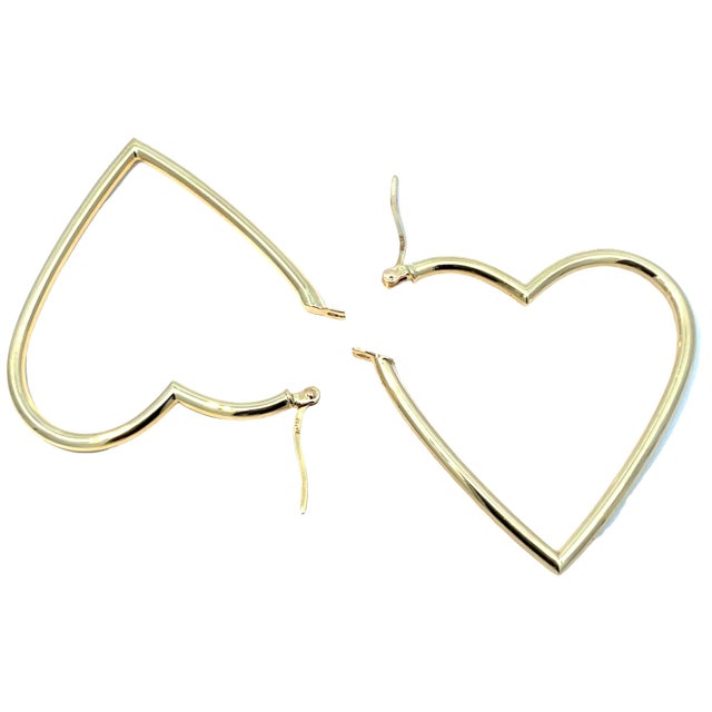 Modern 18k Yellow Gold Large Heart Hoop Earrings, A Pair For Sale - Image 3 of 4