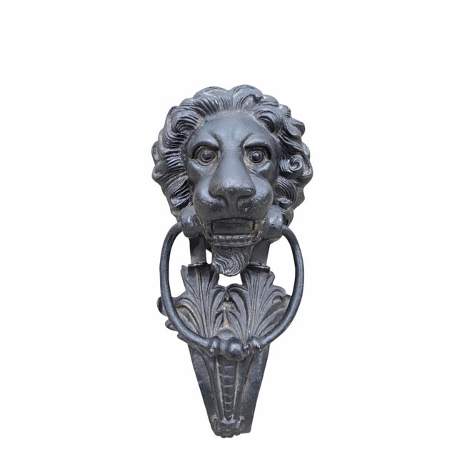 Traditional Lion Head Door Knocker in Cast Iron For Sale In Chicago - Image 6 of 8