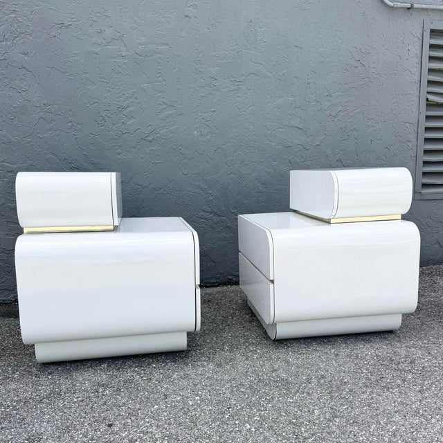 1980s Postmodern Galactic White Gloss Laminate Waterfall Nightstands - A Pair For Sale - Image 5 of 11