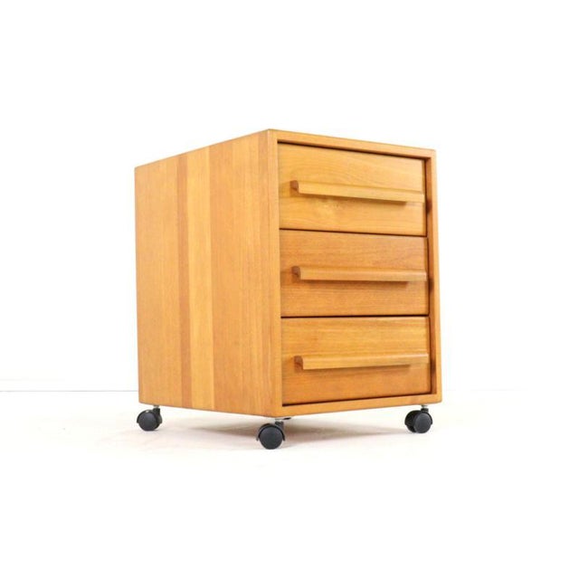 Are you looking for a sleek, functional, and timeless design? Would you also like sufficient space and a cabinet that is...