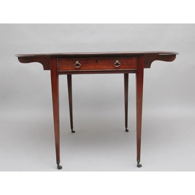 Early 19th Century Mahogany Pembroke Table For Sale - Image 3 of 11