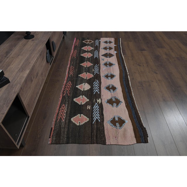 Tribal 1970s Vintage Turkish Oushak Handmade Wool Cotton Pink Kilim Runner Rug For Sale - Image 3 of 11