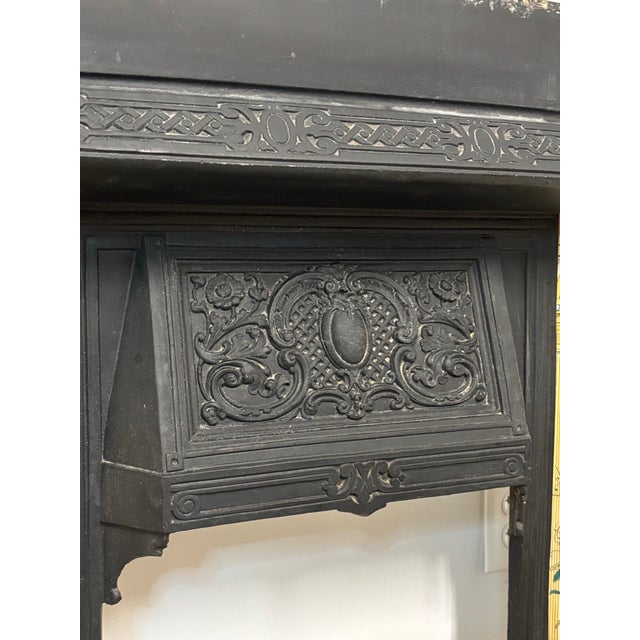 English Vintage English Fire Surrounding Mantel Firebox Insert For Sale - Image 3 of 7