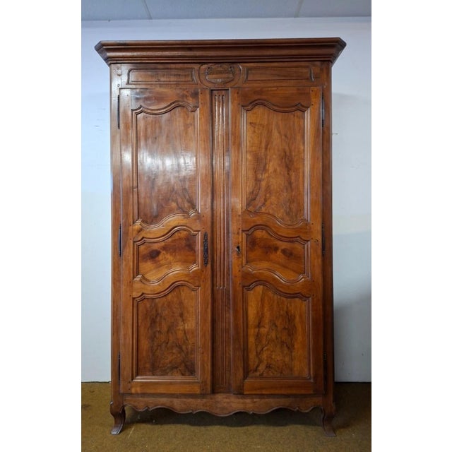 Louis XV Wardrobe in Walnut For Sale - Image 4 of 12