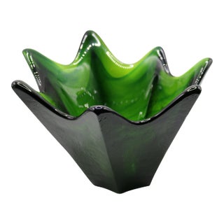 Mid-Century Modern Blenko Emerald Green 7 Point Star Bowl – With Original Label For Sale