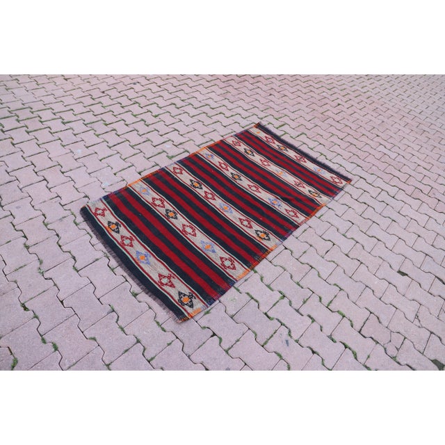 Size: 3.4 x 4.7 ft ( 105 x 142 cm) 41 x 56 inches Color: Red, Pink, Orange, Green, Black, Yellow, Purple, Beige Material:...