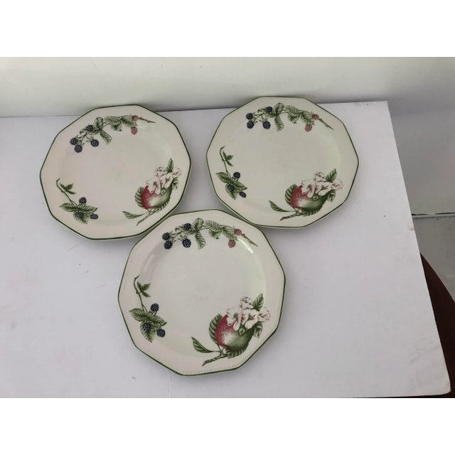 Modern Churchill Victorian Orchard Set of 3 Dinner Plates For Sale In New York - Image 6 of 6
