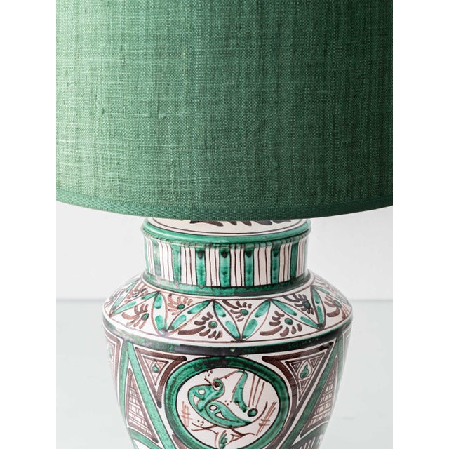 Black Mid-20th Century Spanish Revival Green Ceramic Table Lamp with Silk Shade, 1970s For Sale - Image 8 of 18