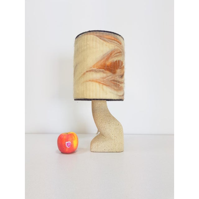 Arts & Crafts Style Brutalist Natural Stone Table Lamp, 1970s For Sale - Image 11 of 16