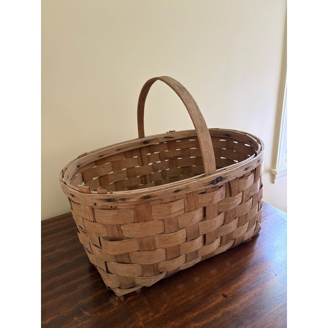 Early 20th Century Split Oak Gathering Basket With Warm Patina For Sale - Image 4 of 9