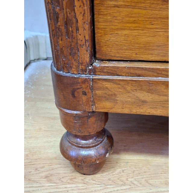 Wood 19th Century Piedmontese Walnut Chest of Drawers, 1850 For Sale - Image 7 of 14