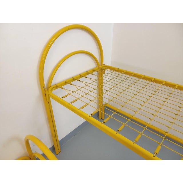 1970s Vintage Italian Bunk Beds in Yellow Metal from Maretto Marflex, 1970s, Set of 2 For Sale - Image 5 of 18