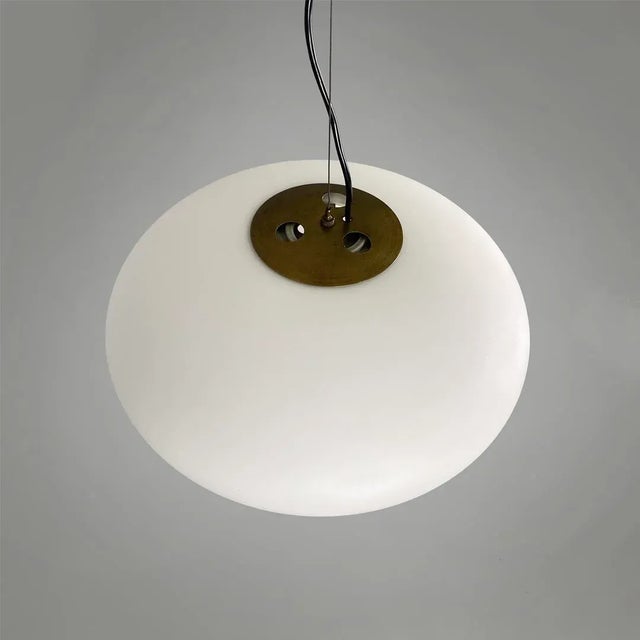 1960s Mid-Century Modern Italian Opaline Glass Pendant Lamp from Stilnovo, 1960s For Sale - Image 5 of 15