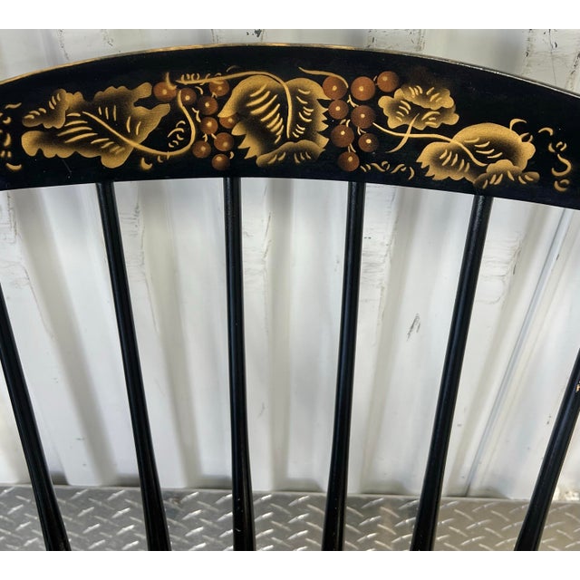 Hitchcock Decorated Fanback Windsor Dining Chairs - Set of 4 For Sale In New York - Image 6 of 12