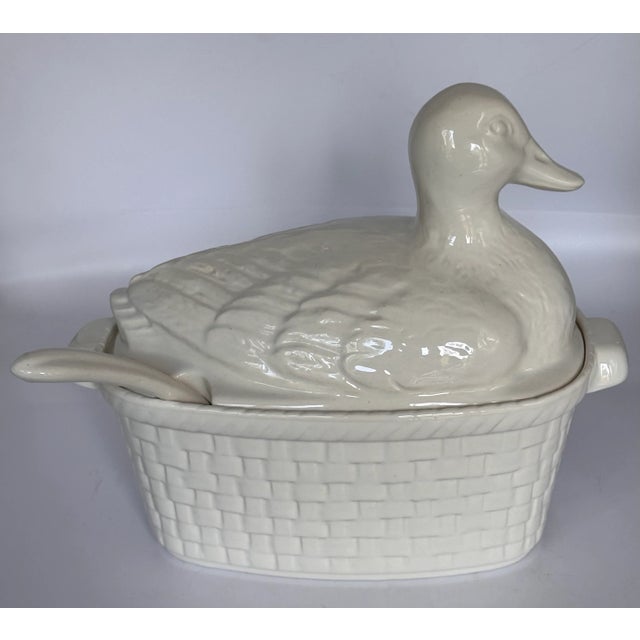 California Pottery MOS261980's Americana Whittier Potteries, California, Duck Motif Soup Tureen For Sale - Image 4 of 16