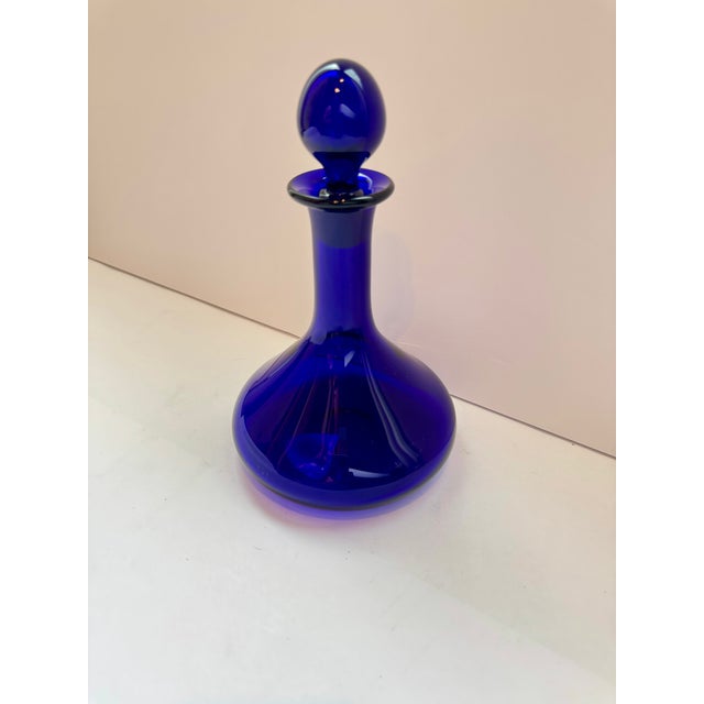 Mid-Century Modern Vintage Thomas Webb Cobalt Bristol Blue Glass Ship's Decanter With Stopper - Signed For Sale - Image 3 of 8