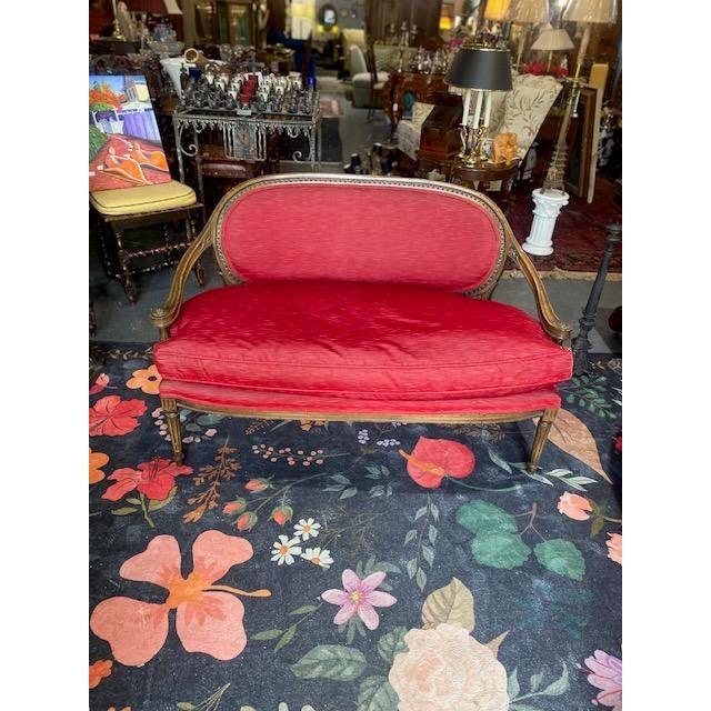 French Antique Louis XVI Style Settee 19th Century Custom Plush Red Velvet For Sale - Image 4 of 12
