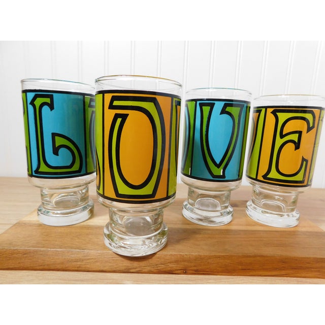 Pop Art Vintage 1970s Anchor Hocking “Love” Glasses – Set of 4 Psychedelic Retro Tumblers Barware For Sale - Image 3 of 5