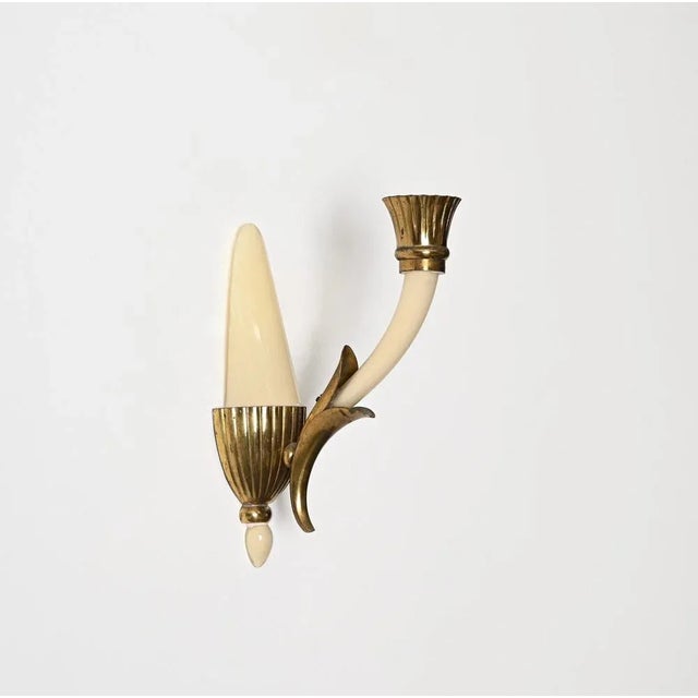 Italian Sconces in Ivory Murano Glass and Brass by Ulrich, Italy, 1940s, Set of 2 For Sale - Image 3 of 12
