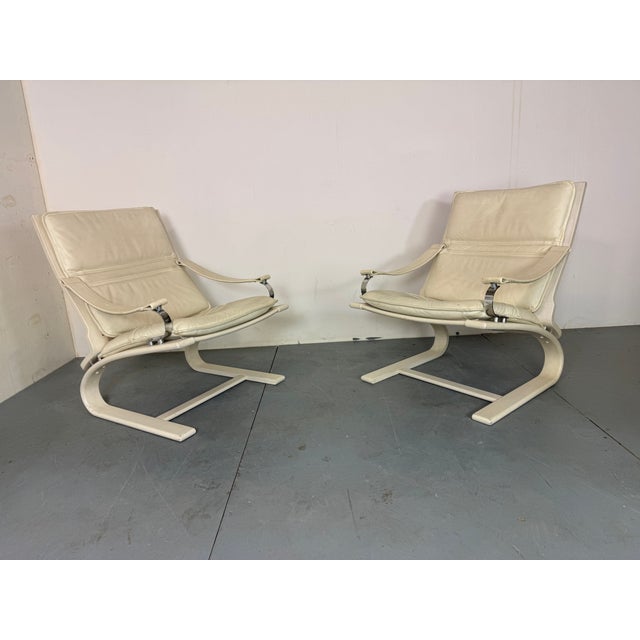 Set of White Space Age Lounge Chairs, 1970s For Sale - Image 6 of 8
