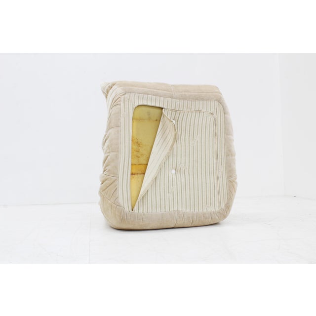 Vintage Togo Chair in Beige Velvet by Michel Ducaroy for Ligne Roset, 1980s For Sale - Image 13 of 16