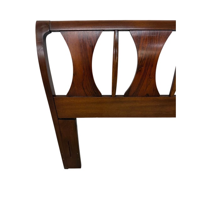 Kent Coffey Mid-Century Modern Kent Coffey Perspecta Walnut Full/Queen Size Headboard For Sale - Image 4 of 6