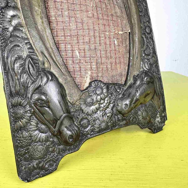 Art Nouveau Photo Frame in Bronze, 1900s For Sale - Image 4 of 10