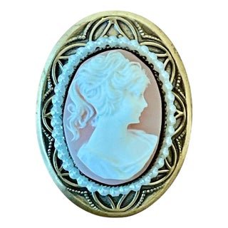 Vintage Gold Tone Cameo Pendant Brooch With Faux Pearl Border For Sale