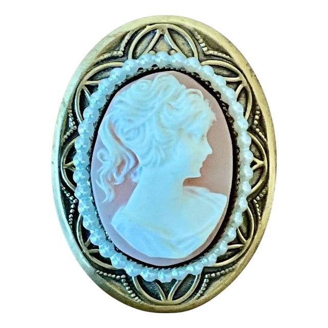 Vintage Gold Tone Cameo Pendant Brooch With Faux Pearl Border For Sale