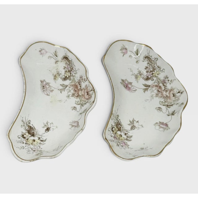 Late 19th Century Victorian English Alfred Meakin Crescent Semi-Porcelain Bone Dishes With Scalloped Rims, Gold Trim, Floral Pattern - Pair For Sale - Image 4 of 12