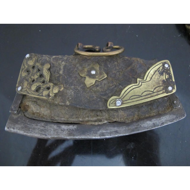 Early 20th Century Antique Tibetan Chuckmuck Mechag Lighter Flint Match Striker Leather Pouch Pair For Sale - Image 5 of 8