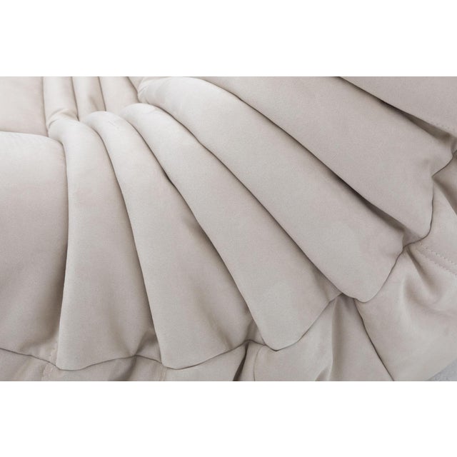 Togo Lounge Chair in Cream Tissue by Michel Ducaroy for Ligne Roset For Sale - Image 5 of 15