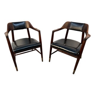 Mid-Century Pair of Tapered Leg Dining Chairs Attributed to Paoli For Sale