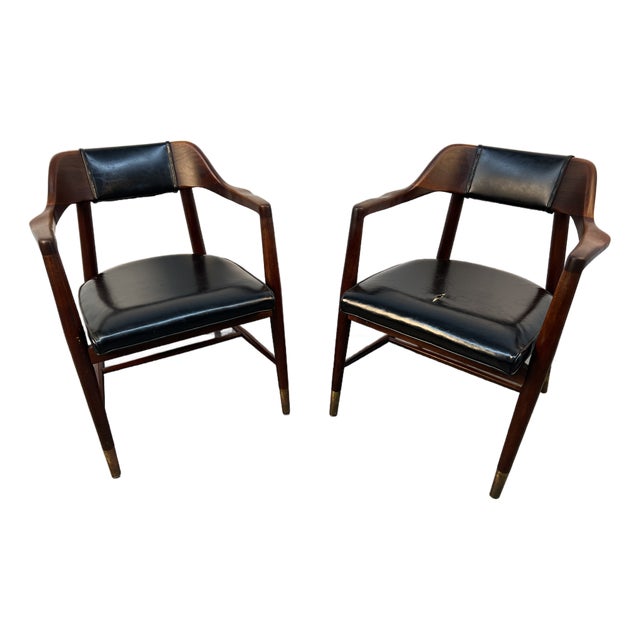 Mid-Century Pair of Tapered Leg Dining Chairs Attributed to Paoli For Sale