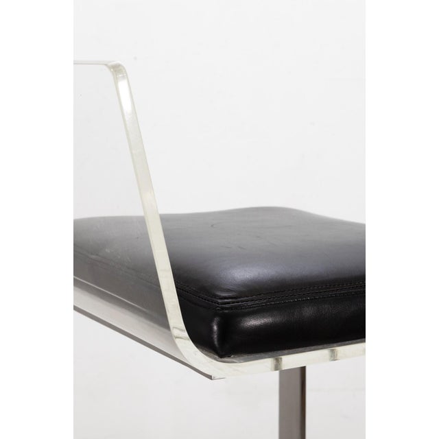 Chrome Mid Century Modern Black Leather and Lucite Barstool With Chrome Legs For Sale - Image 8 of 9