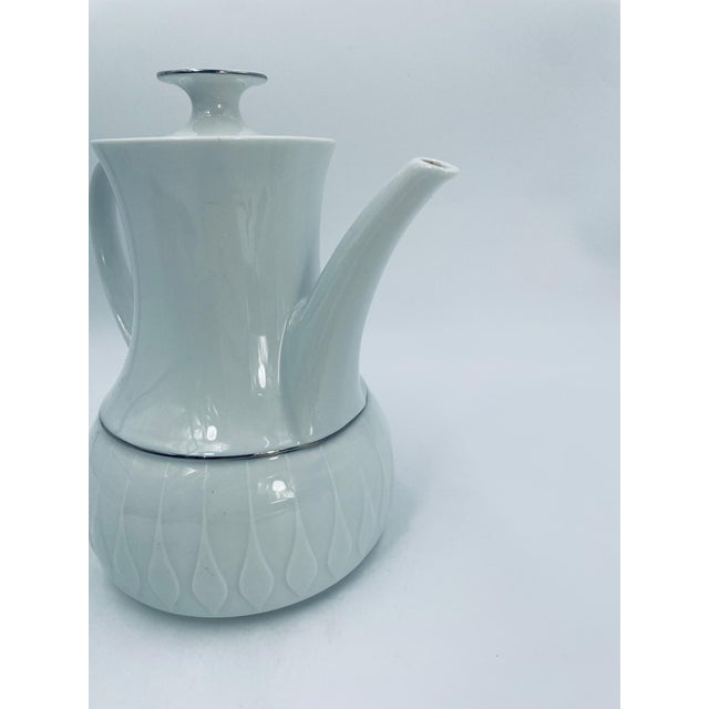 White Porcelain Lanzette Teapot by Tapio Wirkkala for Thomas, 1965 For Sale - Image 8 of 12