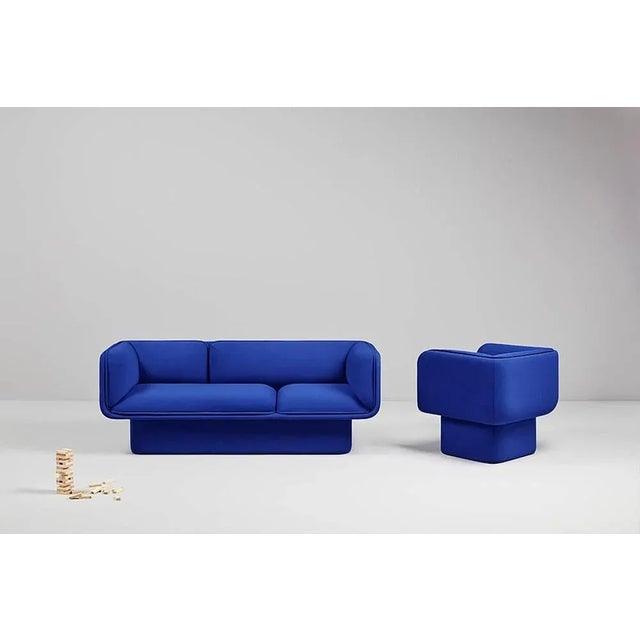 Block blue sofa by pepe albargues dimensions: h. 78 x d. 75 x w. 200 cm 58 kg. Materials: pine wood structure, curved...