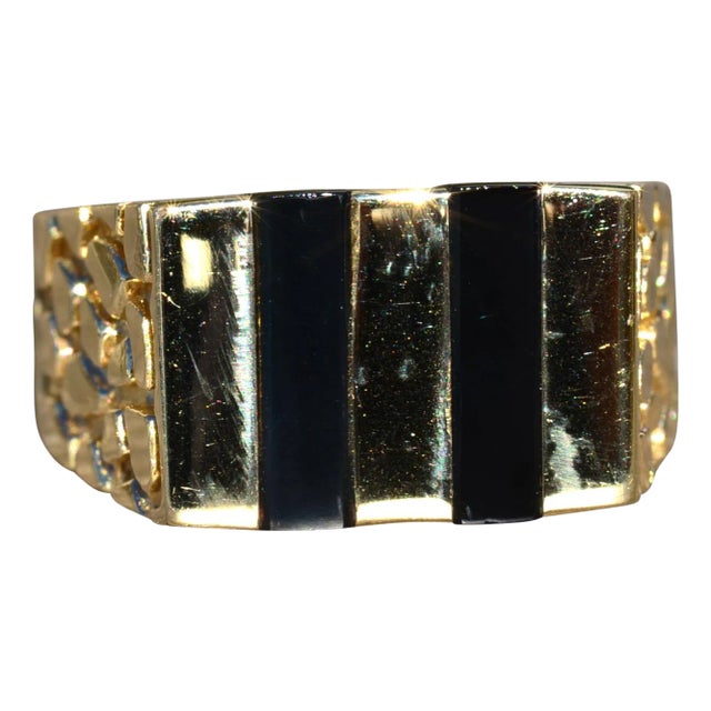 The Bristow Cove: Men's 14K Gold and Onyx Nugget Style Cocktail Ring For Sale