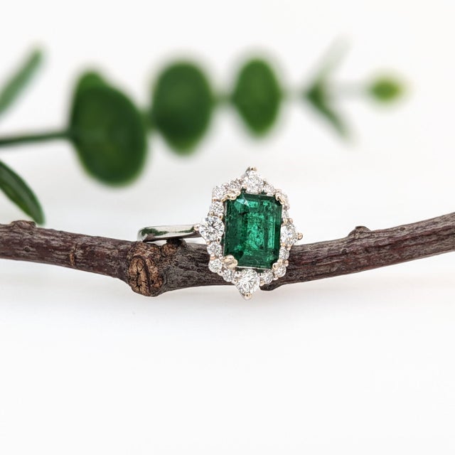 2020s 1.5cts 8x6mm Zambian Emerald Ring With Natural Diamond Halo in 14k White Gold, Size 6.75 For Sale - Image 5 of 8