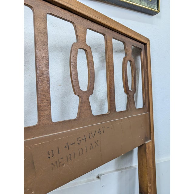 Brown 1960s MCM Meridian Collection Queen Size Headboard Attributed to Drexel For Sale - Image 8 of 8