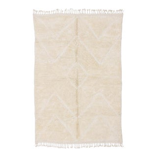 Tone-on-Tone Diamond Hand-Knotted Moroccan Wool Rug | 10'0" X 6'9" | One of a Kind For Sale