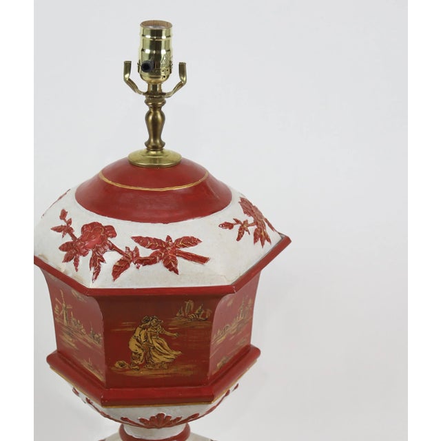 Rust Red Hexagon Tole Urn Lamp，retro Table Lamp For Sale In New York - Image 6 of 9