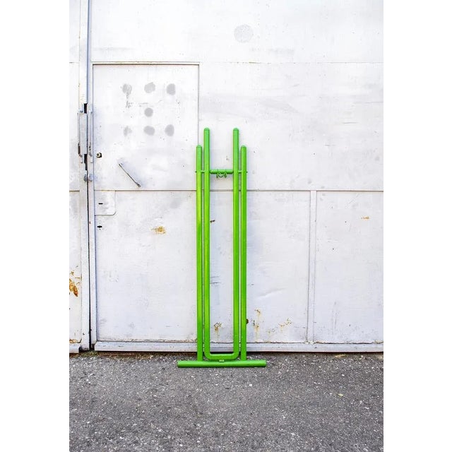Postmodern Italian Clothes Stand in Green Metal, 1970s For Sale - Image 3 of 9
