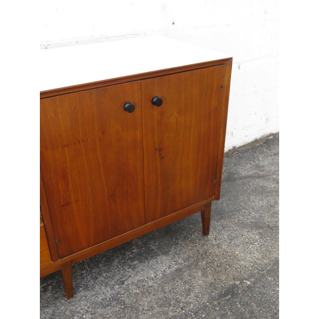 American of Martinsville Mid Century Long Dresser Sideboard Bathroom Vanity 6297 For Sale - Image 14 of 18