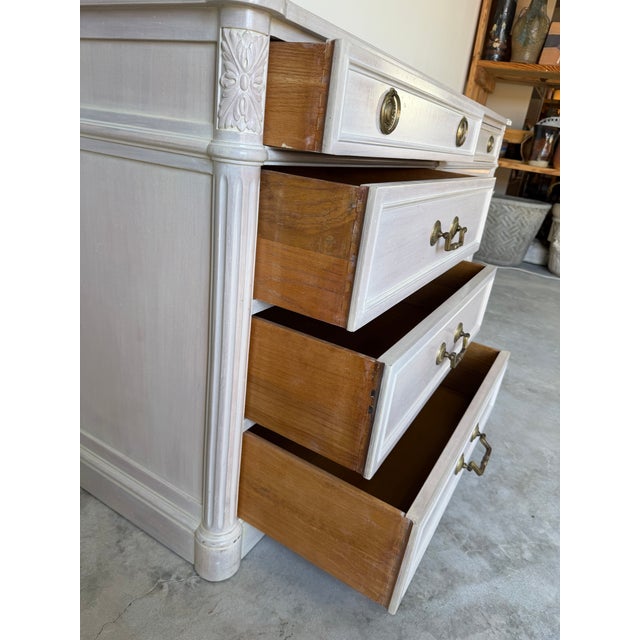 Vintage John Widdicomb Neoclassical Style 8-Drawer Dresser With Brass Handles For Sale - Image 10 of 18