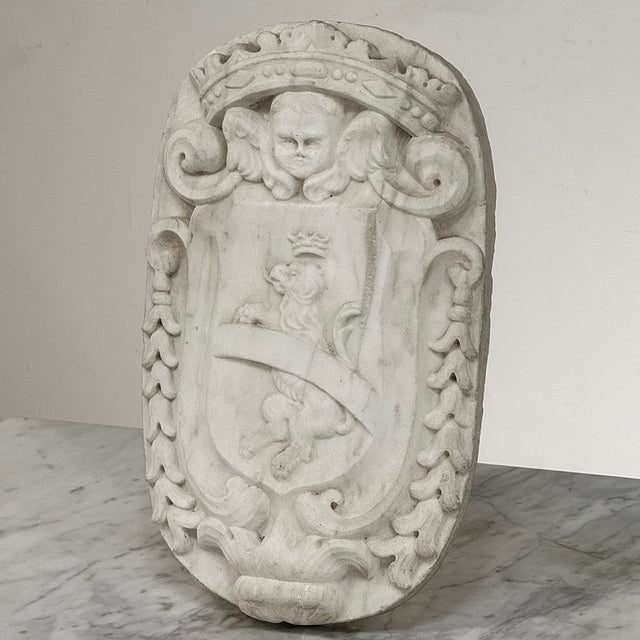 17th Century French Carrara Marble Heraldic Lion Crest With Cherub For Sale - Image 4 of 16